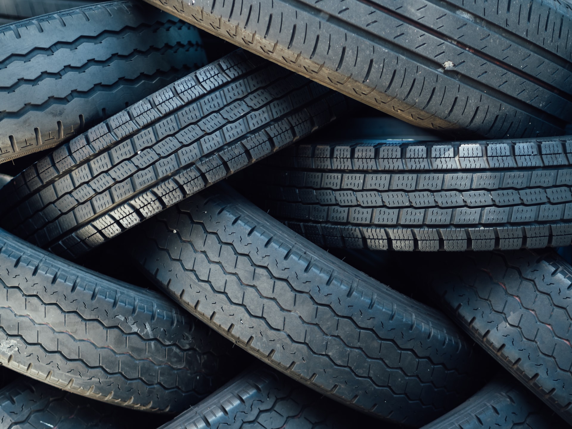 Constructions Wastes and Rubber Tyres Make Good Tandem for Road Construction