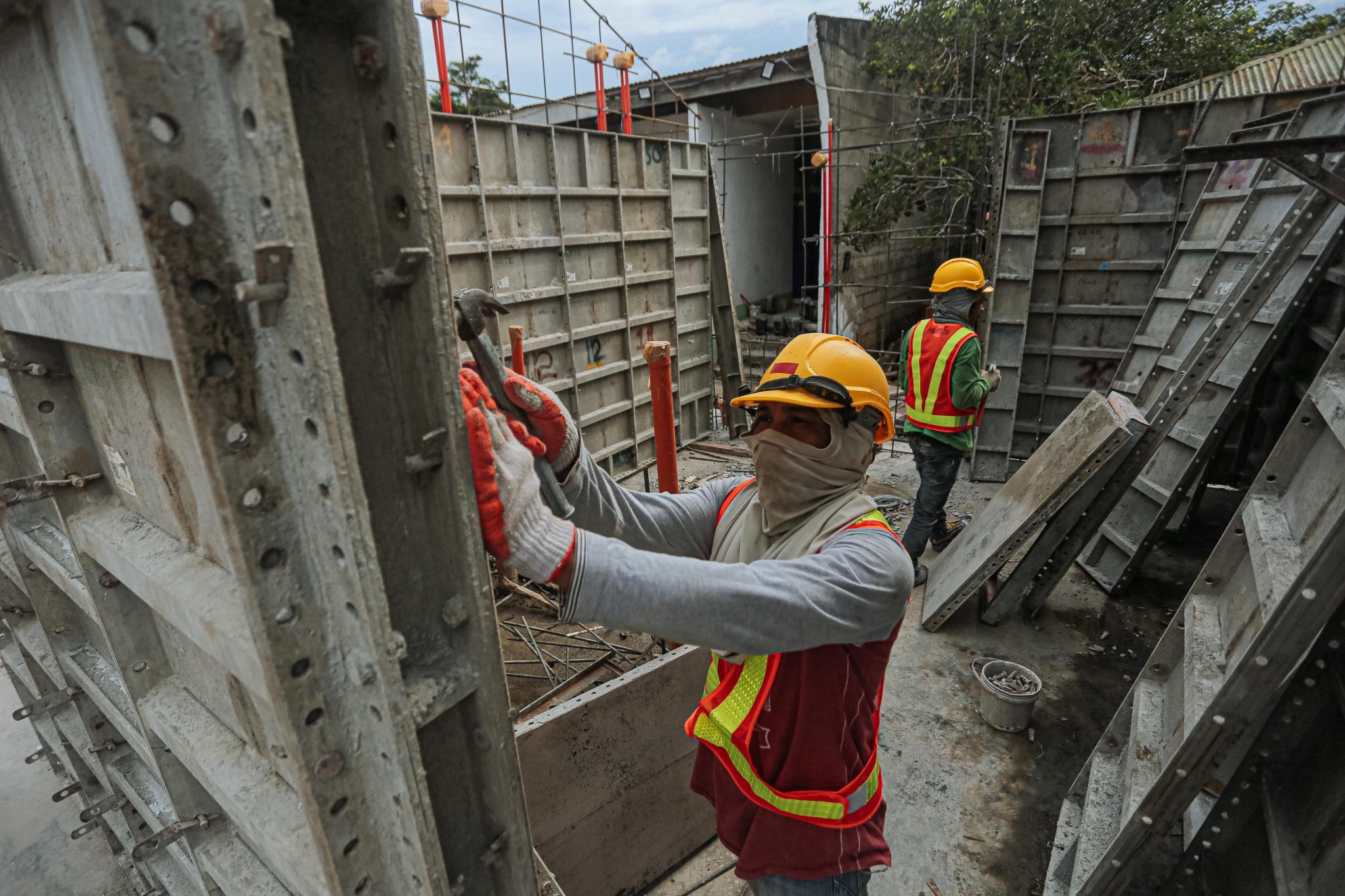 Construction Worker In Tagalog Word